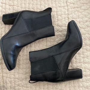 Clarks Ankle Boots size 7.5